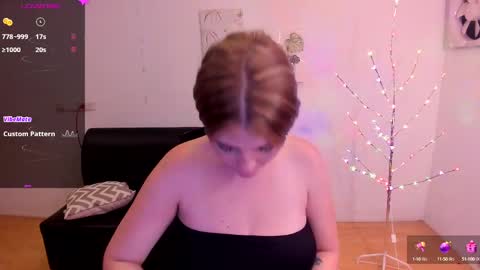 Snapshot of millysandler chatting on 12-15-24, 11:31 Milly online show from 12-15-24, 11:31