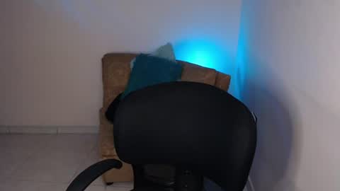 Snapshot of millyx_ chatting on 07-15-26, 08:25 Emily online show from 07-15-26, 08:25