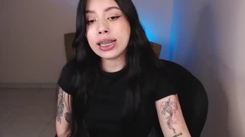 Snapshot of millyx_ chatting on 07-17-26, 09:19 Emily online show from 07-17-26, 09:19
