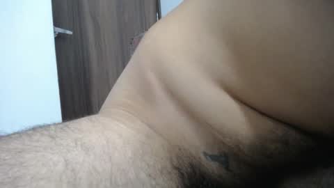 Snapshot of milostructor chatting on 02-24-26, 04:21 miloslove online show from 02-24-26, 04:21