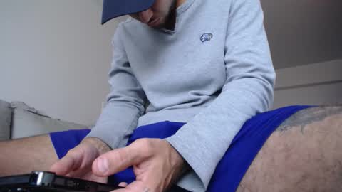 Snapshot of milostructor chatting on 02-26-26, 12:15 miloslove online show from 02-26-26, 12:15