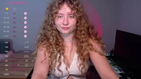 Snapshot of milounee chatting on 06-14-26, 07:32 milounee online show from 06-14-26, 07:32