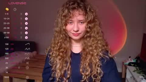 Snapshot of milounee chatting on 06-19-26, 04:33 milounee online show from 06-19-26, 04:33