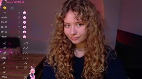 Snapshot of milounee chatting on 06-24-26, 08:13 milounee online show from 06-24-26, 08:13