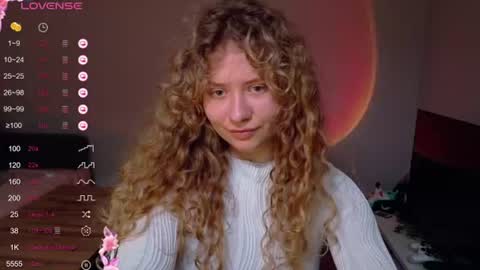 Snapshot of milounee chatting on 06-26-26, 05:39 milounee online show from 06-26-26, 05:39