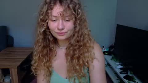 Snapshot of milounee chatting on 07-08-26, 08:19 milounee online show from 07-08-26, 08:19