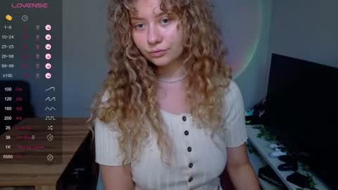 Snapshot of milounee chatting on 07-10-26, 02:41 milounee online show from 07-10-26, 02:41