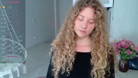 Snapshot of milounee chatting on 07-31-26, 08:25 milounee online show from 07-31-26, 08:25