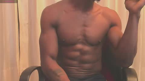 Snapshot of miltonn_jakee chatting on 02-28-25, 06:32 Miltonn online show from 02-28-25, 06:32