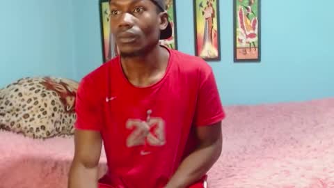 Snapshot of miltonn_jakee chatting on 10-20-25, 12:22 Miltonn online show from 10-20-25, 12:22