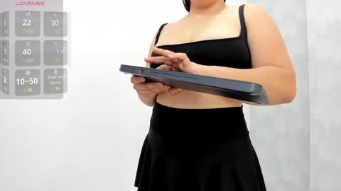 Snapshot of milu_gomez chatting on 02-04-25, 07:55 Milu Gomez online show from 02-04-25, 07:55