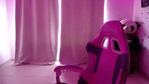 Snapshot of milusolers chatting on 03-09-26, 02:10 Milusolers online show from 03-09-26, 02:10