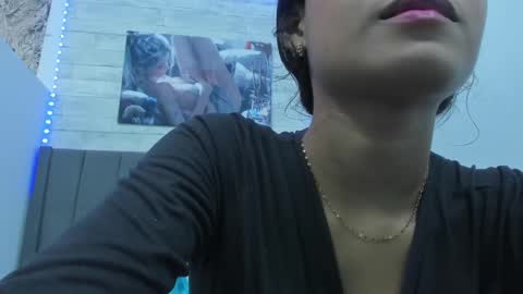 Snapshot of miluuu18 chatting on 12-29-24, 12:09 Miluu online show from 12-29-24, 12:09