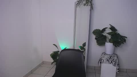 Snapshot of mily_ortiz chatting on 05-11-26, 04:04 Mily Ortiz online show from 05-11-26, 04:04