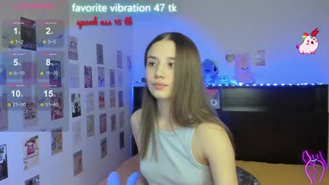 Snapshot of milyamess chatting on 01-26-25, 04:09 Emily online show from 01-26-25, 04:09