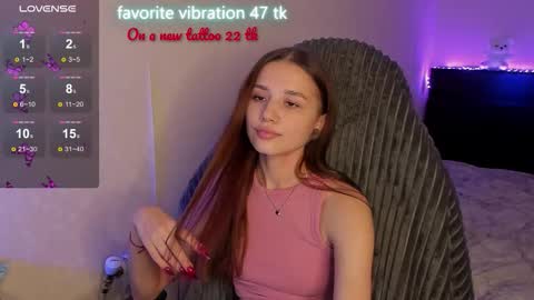 Snapshot of milyamess chatting on 09-20-25, 07:15 Emily online show from 09-20-25, 07:15