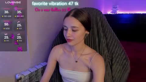 Snapshot of milyamess chatting on 09-30-25, 05:18 Emily online show from 09-30-25, 05:18