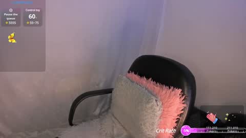 Snapshot of milysauria_ chatting on 01-18-25, 08:52 Mily online show from 01-18-25, 08:52