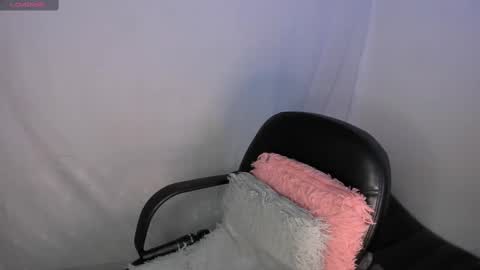 Snapshot of milysauria_ chatting on 02-21-25, 11:55 Mily online show from 02-21-25, 11:55