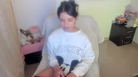 Snapshot of mimi_sa chatting on 06-19-26, 03:44 Mimii online show from 06-19-26, 03:44