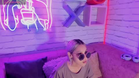 Minji online show from 01-07-25, 11:37