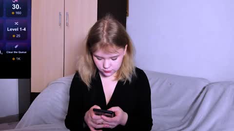 Snapshot of mina27372 chatting on 12-03-24, 01:30 hi Im Mina online show from 12-03-24, 01:30