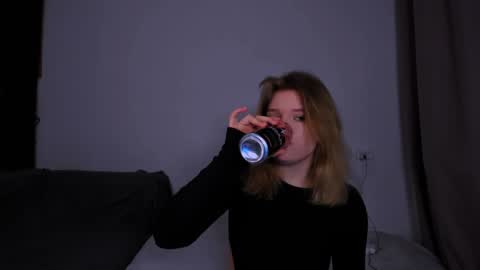 Snapshot of mina27372 chatting on 12-05-24, 01:36 hi Im Mina online show from 12-05-24, 01:36