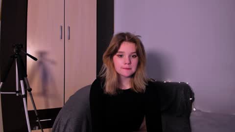 Snapshot of mina27372 chatting on 12-09-24, 08:44 hi Im Mina online show from 12-09-24, 08:44