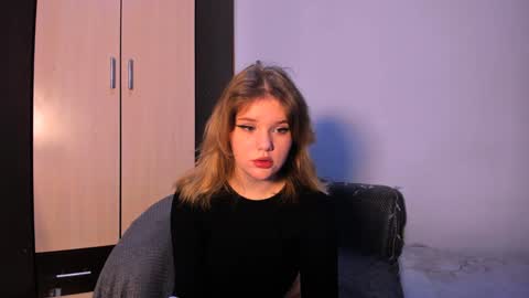 Snapshot of mina27372 chatting on 12-10-24, 02:05 hi Im Mina online show from 12-10-24, 02:05