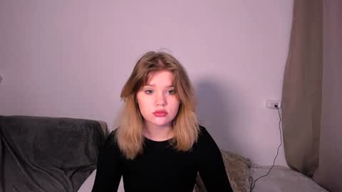 Snapshot of mina27372 chatting on 12-13-24, 04:54 hi Im Mina online show from 12-13-24, 04:54