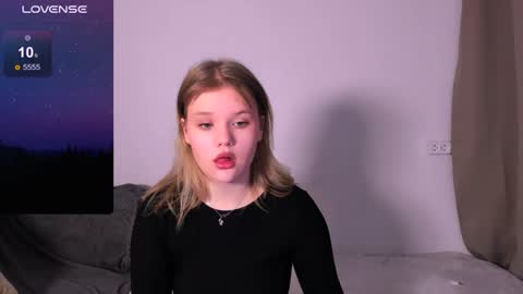 Snapshot of mina27372 chatting on 12-17-24, 02:01 hi Im Mina online show from 12-17-24, 02:01