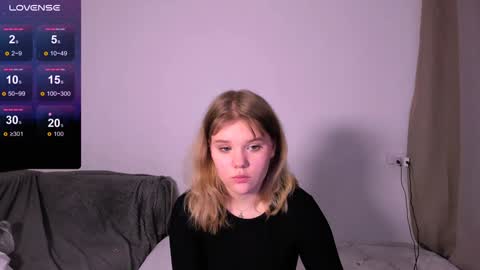 Snapshot of mina27372 chatting on 12-18-24, 05:04 hi Im Mina online show from 12-18-24, 05:04