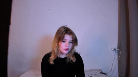 Snapshot of mina27372 chatting on 01-06-25, 01:31 hi Im Mina online show from 01-06-25, 01:31