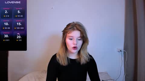 Snapshot of mina27372 chatting on 01-07-25, 01:28 hi Im Mina online show from 01-07-25, 01:28