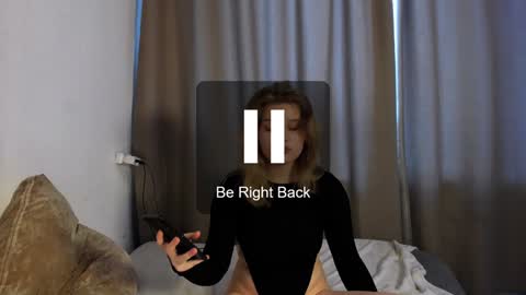 Snapshot of mina27372 chatting on 01-13-25, 05:01 hi Im Mina online show from 01-13-25, 05:01