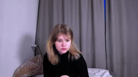 Snapshot of mina27372 chatting on 01-17-25, 01:36 hi Im Mina online show from 01-17-25, 01:36