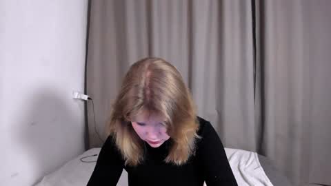 Snapshot of mina27372 chatting on 01-20-25, 12:07 hi Im Mina online show from 01-20-25, 12:07