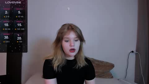 Snapshot of mina27372 chatting on 02-03-25, 02:03 hi Im Mina online show from 02-03-25, 02:03