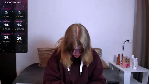 Snapshot of mina27372 chatting on 02-06-25, 04:53 hi Im Mina online show from 02-06-25, 04:53