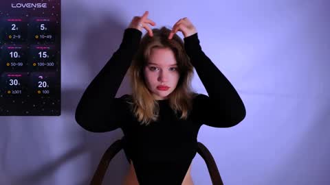 Snapshot of mina27372 chatting on 02-11-25, 01:31 hi Im Mina online show from 02-11-25, 01:31