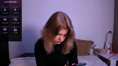 Snapshot of mina27372 chatting on 02-11-25, 04:33 hi Im Mina online show from 02-11-25, 04:33