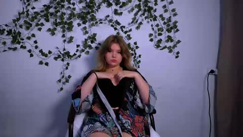 Snapshot of mina27372 chatting on 02-19-25, 09:28 hi Im Mina online show from 02-19-25, 09:28