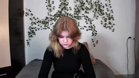 Snapshot of mina27372 chatting on 02-24-25, 01:35 hi Im Mina online show from 02-24-25, 01:35