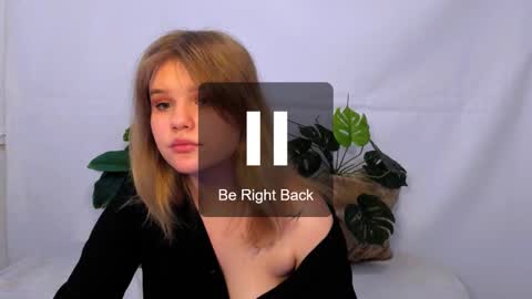 Snapshot of mina27372 chatting on 03-01-25, 04:37 hi Im Mina online show from 03-01-25, 04:37