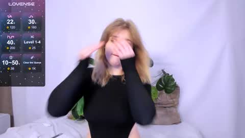 Snapshot of mina27372 chatting on 03-05-25, 05:40 hi Im Mina online show from 03-05-25, 05:40