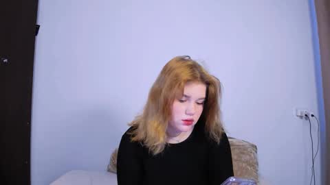 Snapshot of mina27372 chatting on 09-14-25, 02:11 hi Im Mina online show from 09-14-25, 02:11