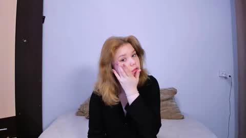 Snapshot of mina27372 chatting on 09-15-25, 01:38 hi Im Mina online show from 09-15-25, 01:38