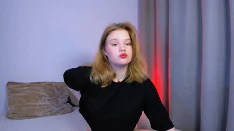 Snapshot of mina27372 chatting on 09-26-25, 11:14 hi Im Mina online show from 09-26-25, 11:14