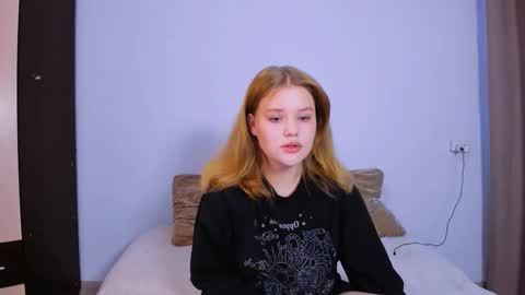 Snapshot of mina27372 chatting on 10-12-25, 01:59 hi Im Mina online show from 10-12-25, 01:59