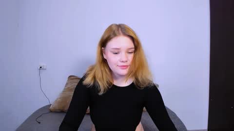 Snapshot of mina27372 chatting on 10-13-25, 10:32 hi Im Mina online show from 10-13-25, 10:32